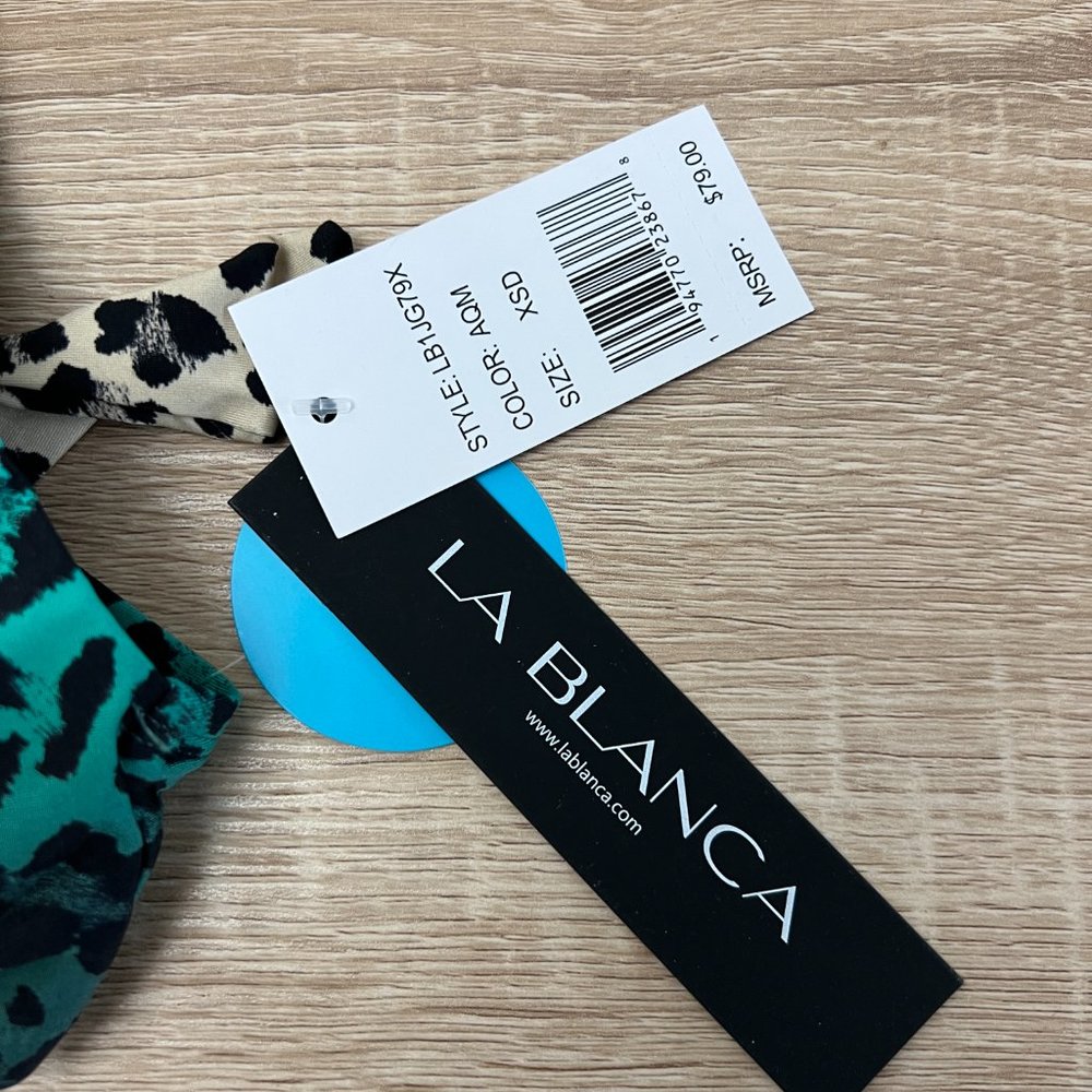 La Blanca Women's Standard Twist Front Crossback Swimsuit Top Size XSD - Picture 5 of 7